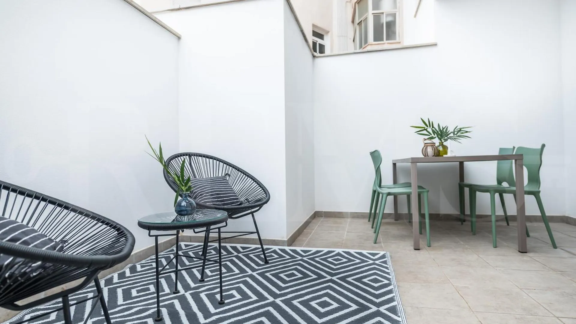 Comfortable Apartment Near The Center By Rems Malaga