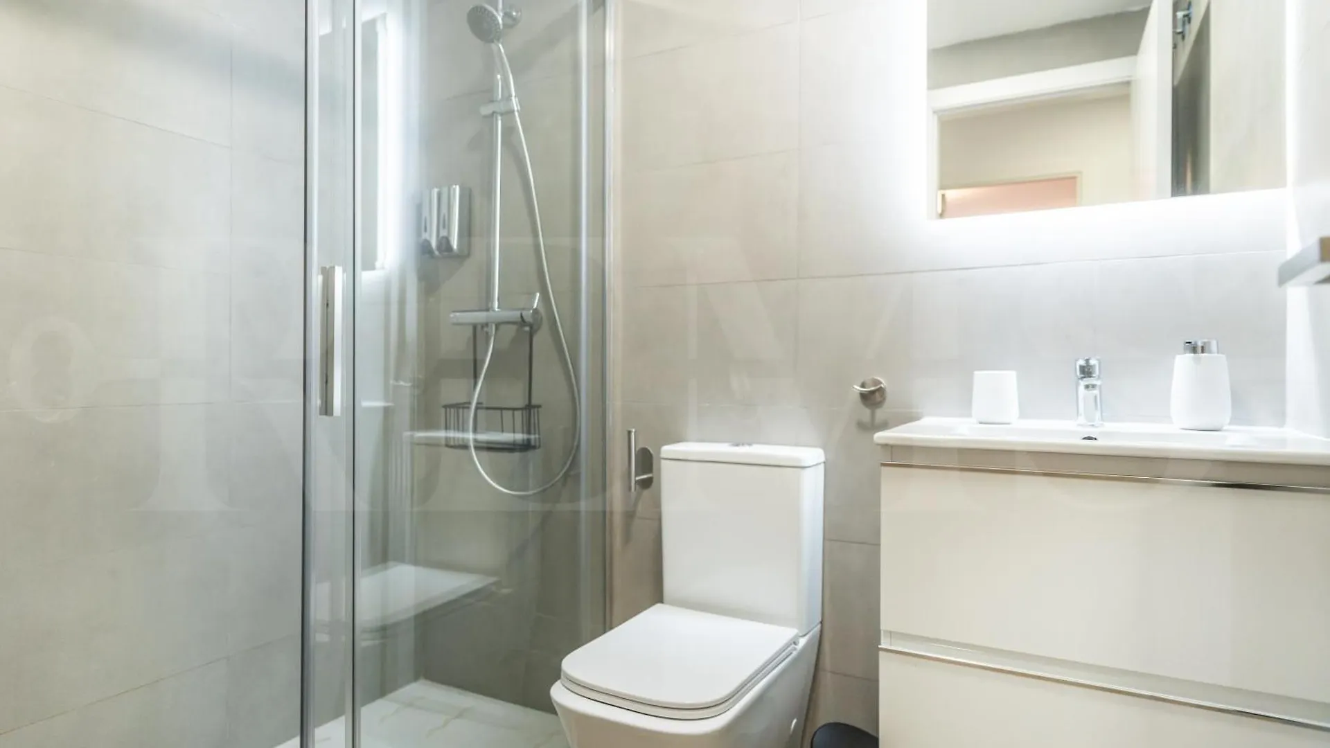 Comfortable Apartment Near The Center By Rems Malaga